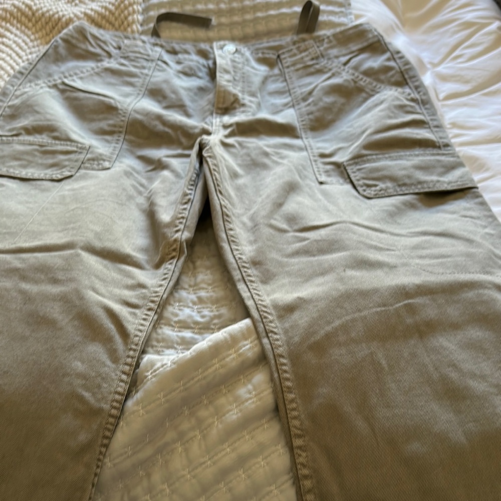 Woman’s Zara cargo pants
